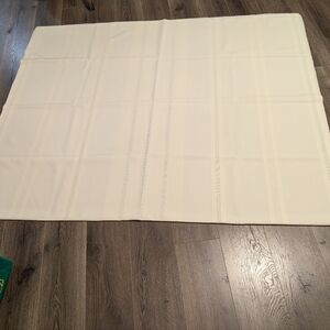 Elegant Cream Tablecloth. Polyester. Easy Clean. Banquet Size Style. 100X61 Inch